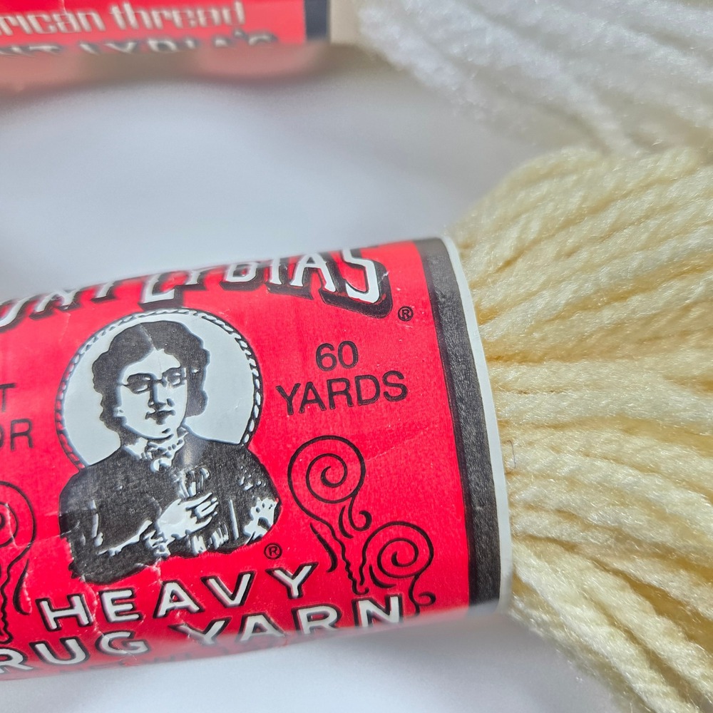 Vintage Aunt Lydia's Heavy Rug Yarn Lot 5 Skeins Red Green White Natural - Picture 10 of 12